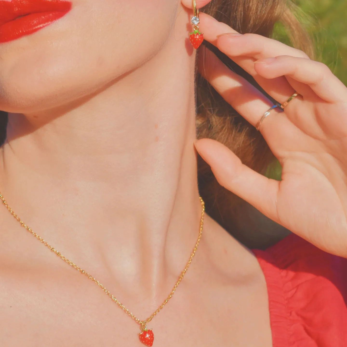 Aardbeien emaille ketting