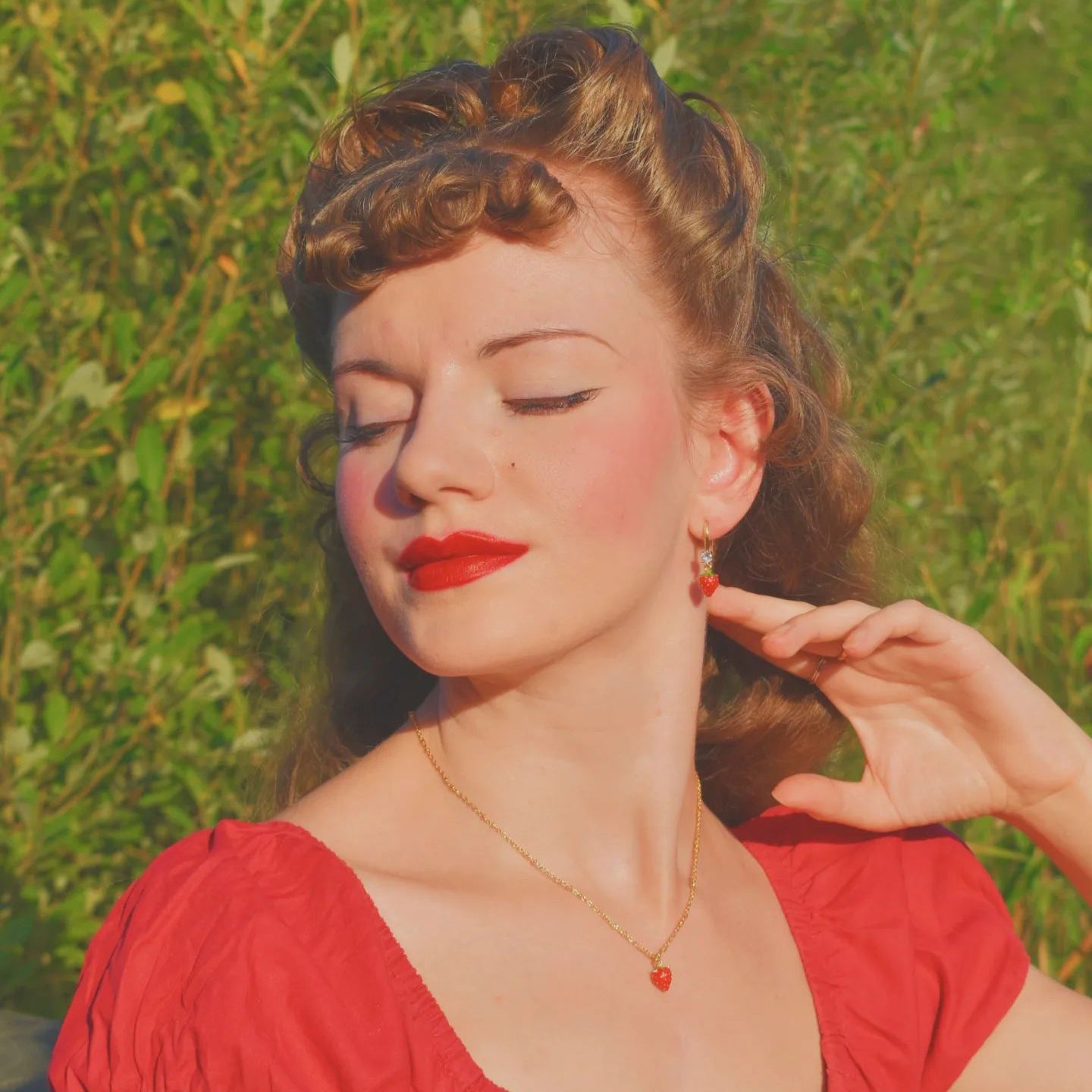 Aardbeien emaille ketting