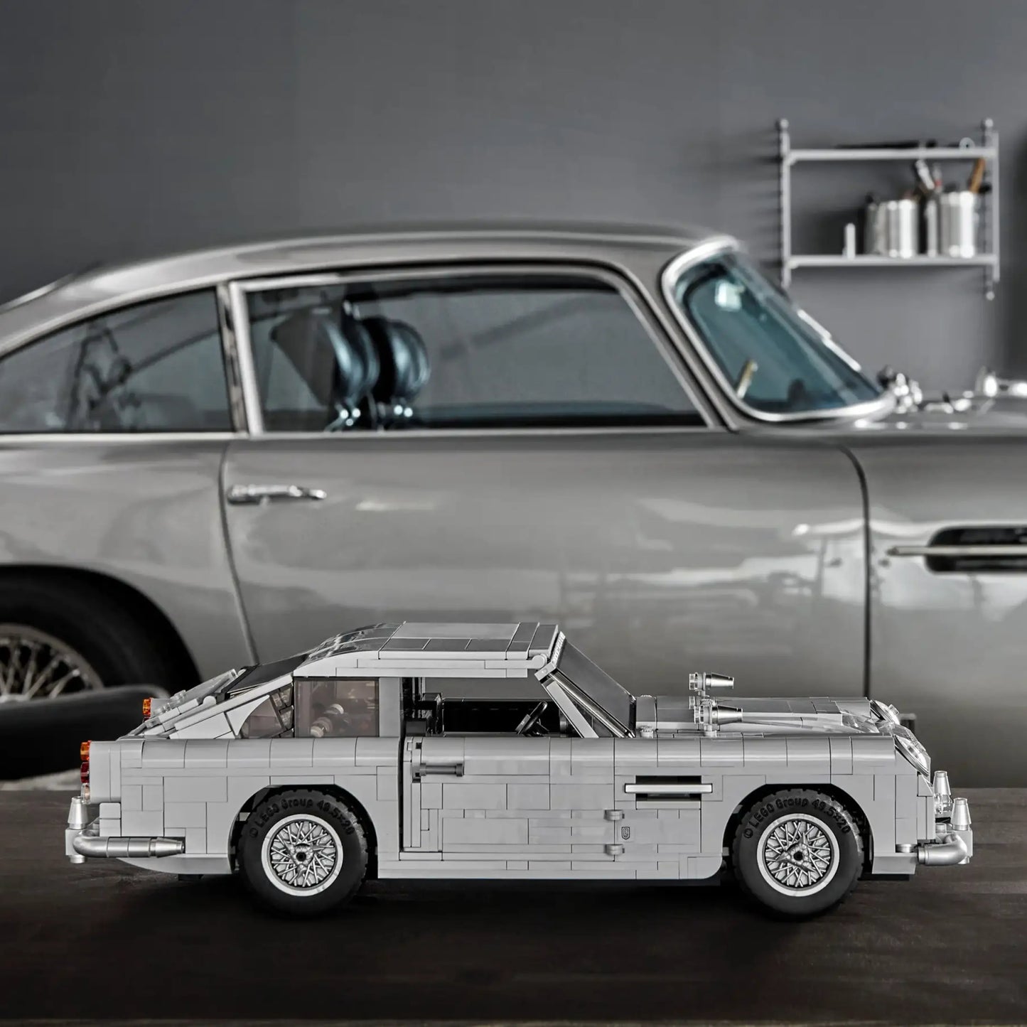 DB5 "007" (1,295 stenen)